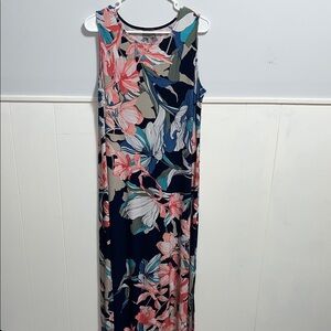 Chico's Navy and Coral Floral Maxi Dress
Size Large 12